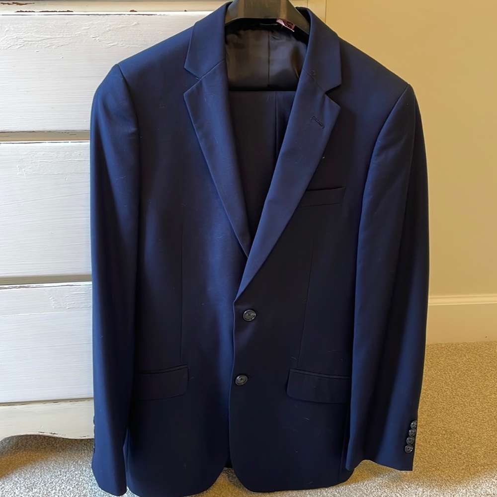 Like new apt 9 navy suit